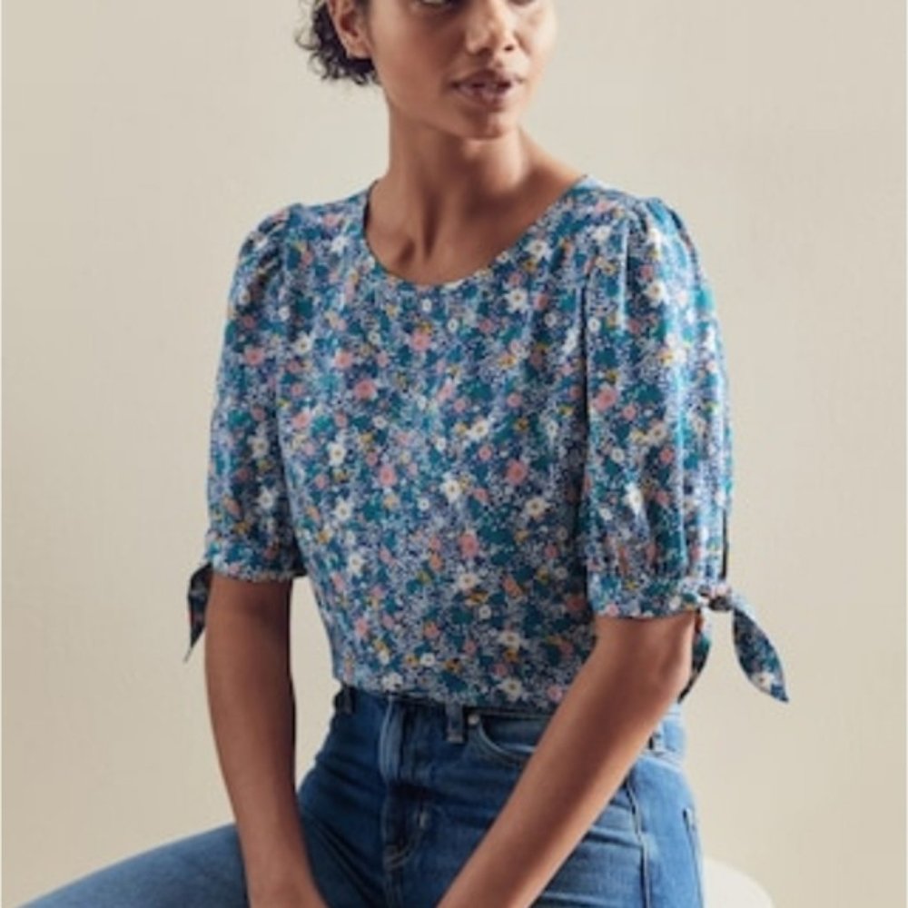 Banana Republic floral Puff Tie Sleeve Blouse -  Size Small